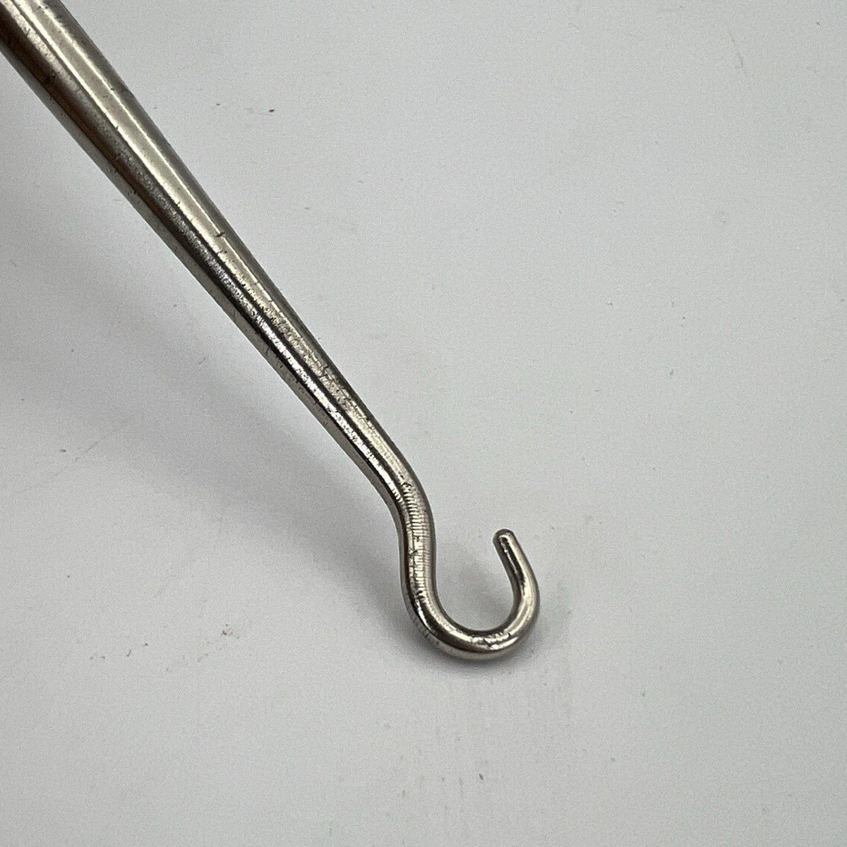 Tiralacci Antico in argento 925 inglese da toilette sterling d'epoca anno 1913 Categoria  Sheffield & Argento