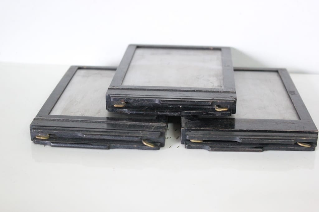 TRE PORTA LASTRE D'EPOCA  PER FOTOCAMERA / VECCHIO MATERIALE FOTOGRAFICO Categoria  Attrezzi e Strumenti