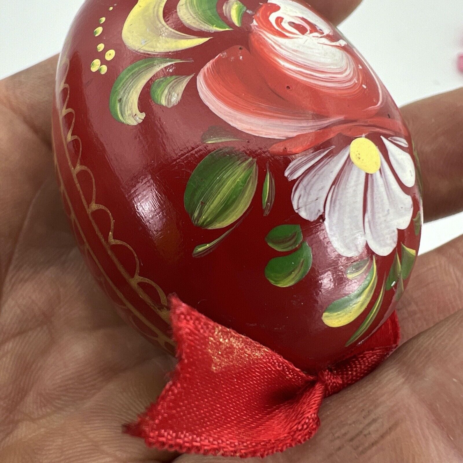 Uovo da collezione decorativo in legno dipinto rosso per Pasqua vintage Categoria  .Tutti gli articoli