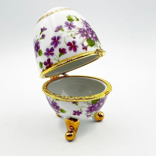 Uovo da Collezione in Porcellana bianca Viole ceramica portagioie stile Faberge' Categoria  Altro