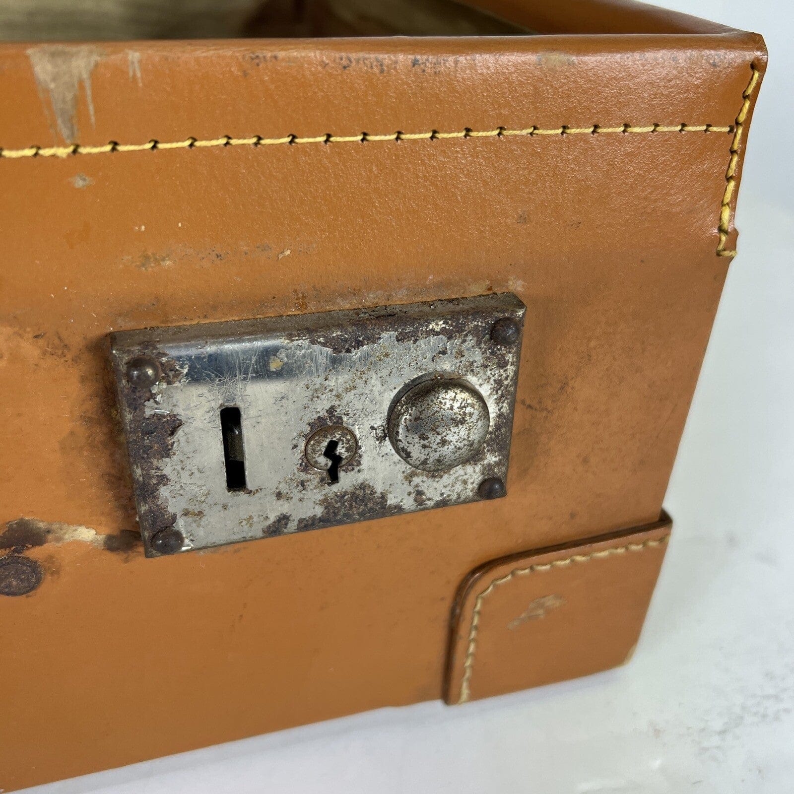 Valigia vintage anni 60 in cuoio marrone Borsa Antica bagaglio da viaggio rigida Categoria  Vintage