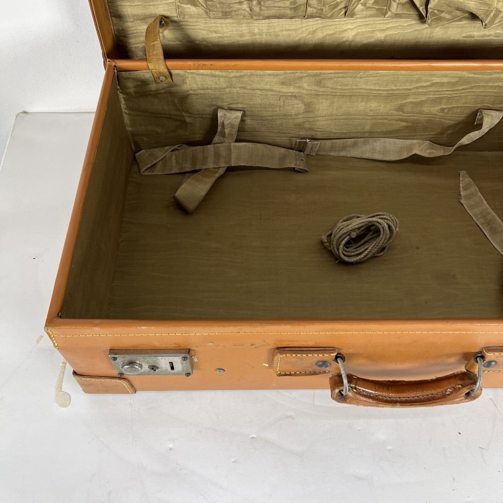 Valigia vintage anni 60 in cuoio marrone Borsa Antica bagaglio da viaggio rigida Categoria  Vintage