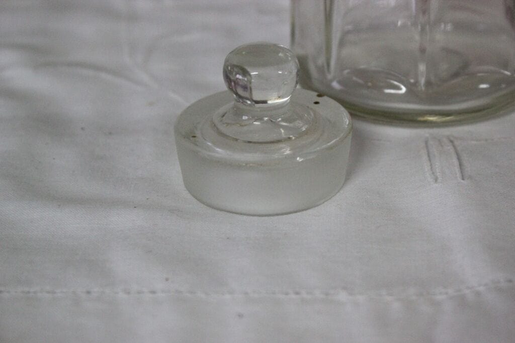 VASO CONTENITORE IN VETRO CON COPERCHIO H cm 21 / BARATTOLO VINTAGE Categoria  Vetri e Cristalli