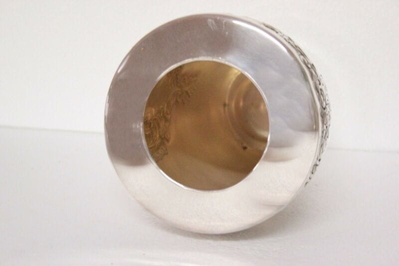 Vaso in argento sheffield stile portafiori in silverplate cesellato punzonato Categoria  Sheffield & Argento