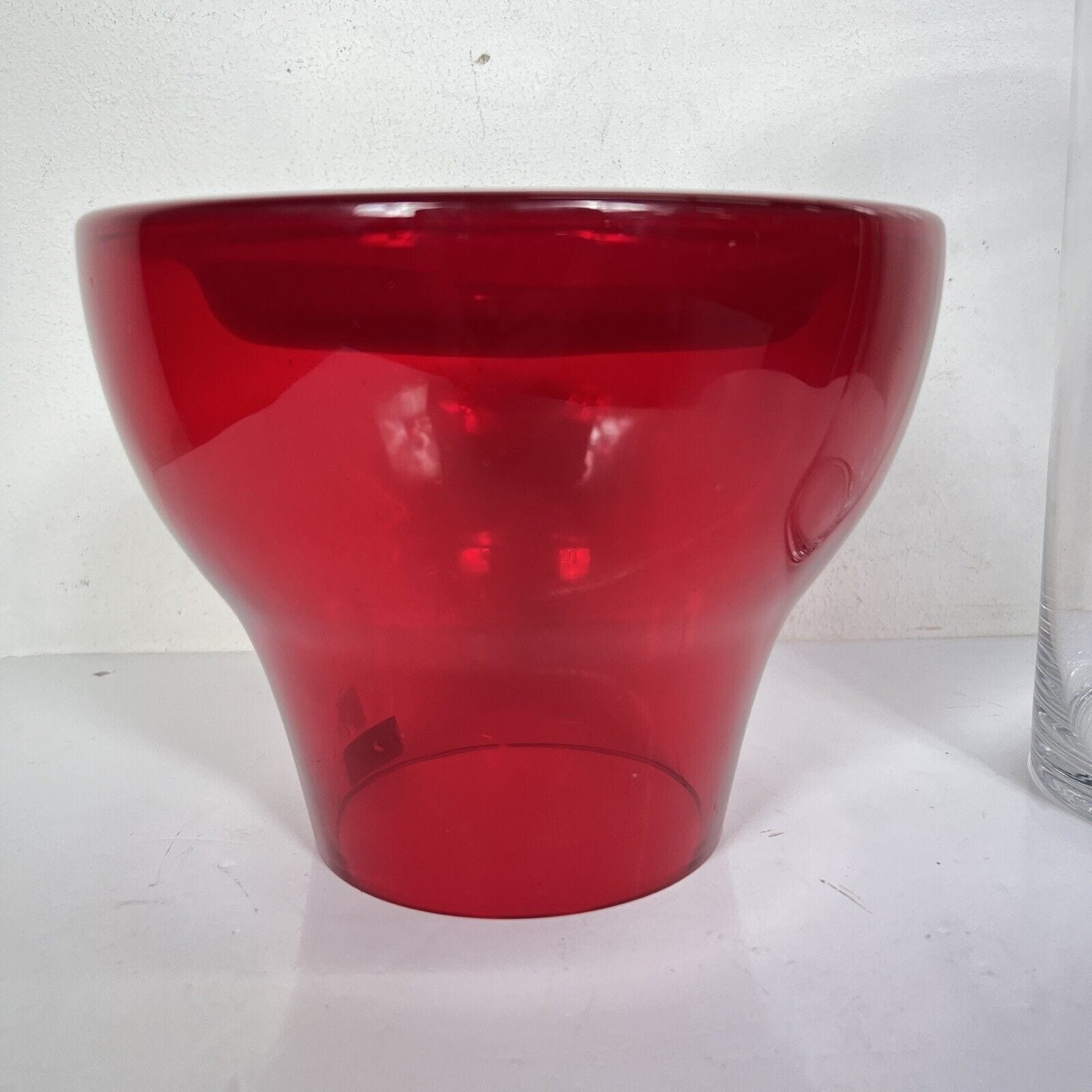 Vaso in vetro di design portafiori modernariato rosso portacandela trasparente Categoria  Vetri e Cristalli