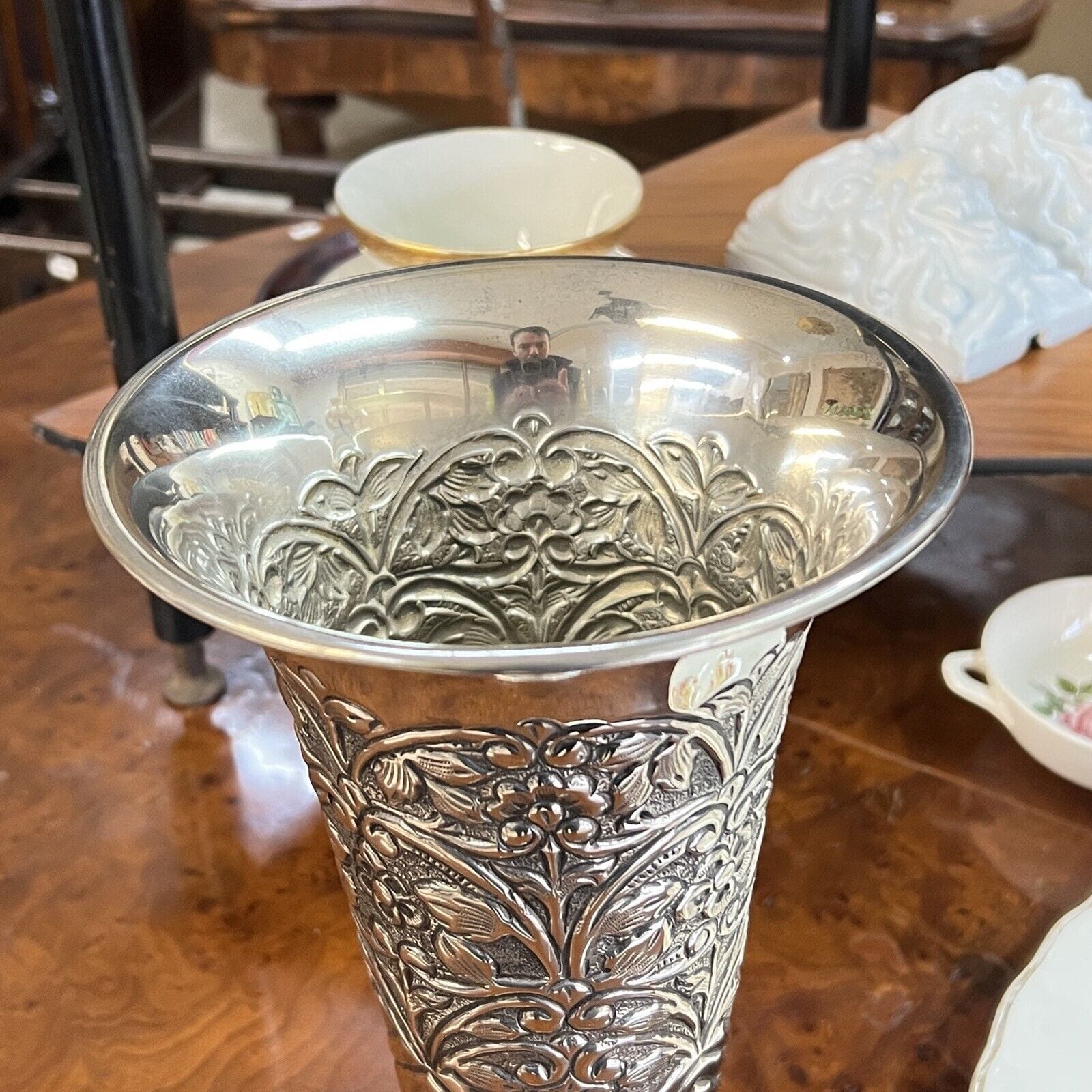 Vaso porta fiori a tromba in Argento placcato stile Antico silverplate cesellato Categoria  Sheffield & Argento