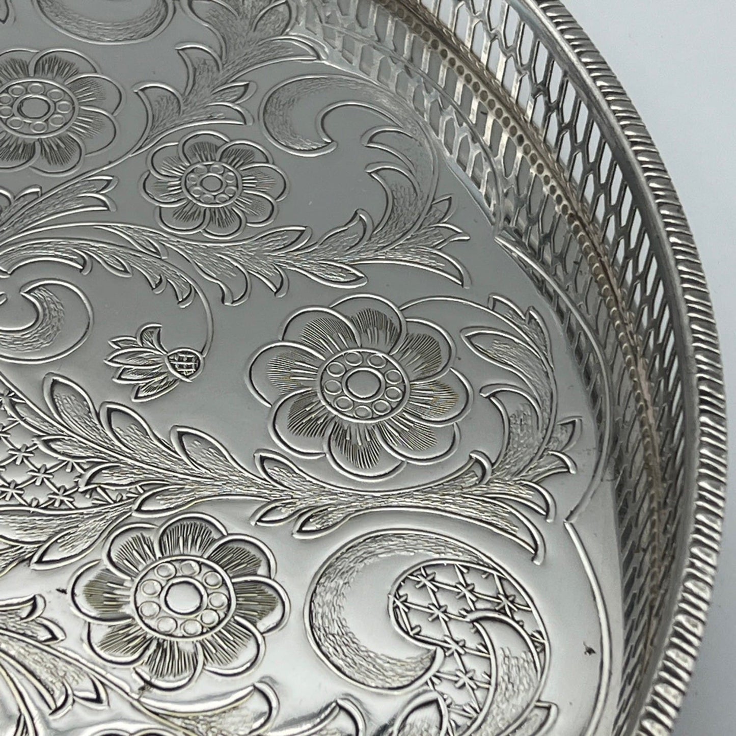 Vassoio in argento sheffield antico rotondo silver plated guantiera da tavola Categoria  Sheffield & Argento