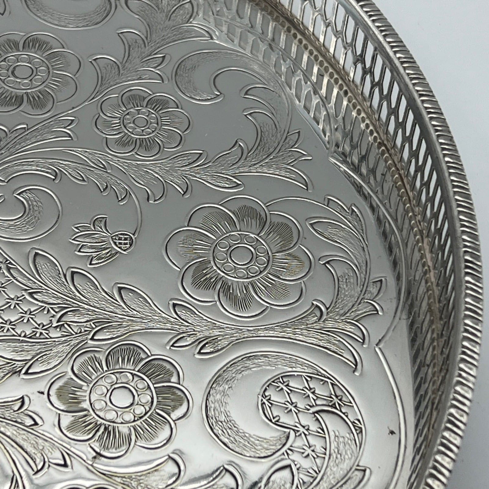 Vassoio in argento sheffield antico rotondo silver plated guantiera da tavola Categoria  Sheffield & Argento