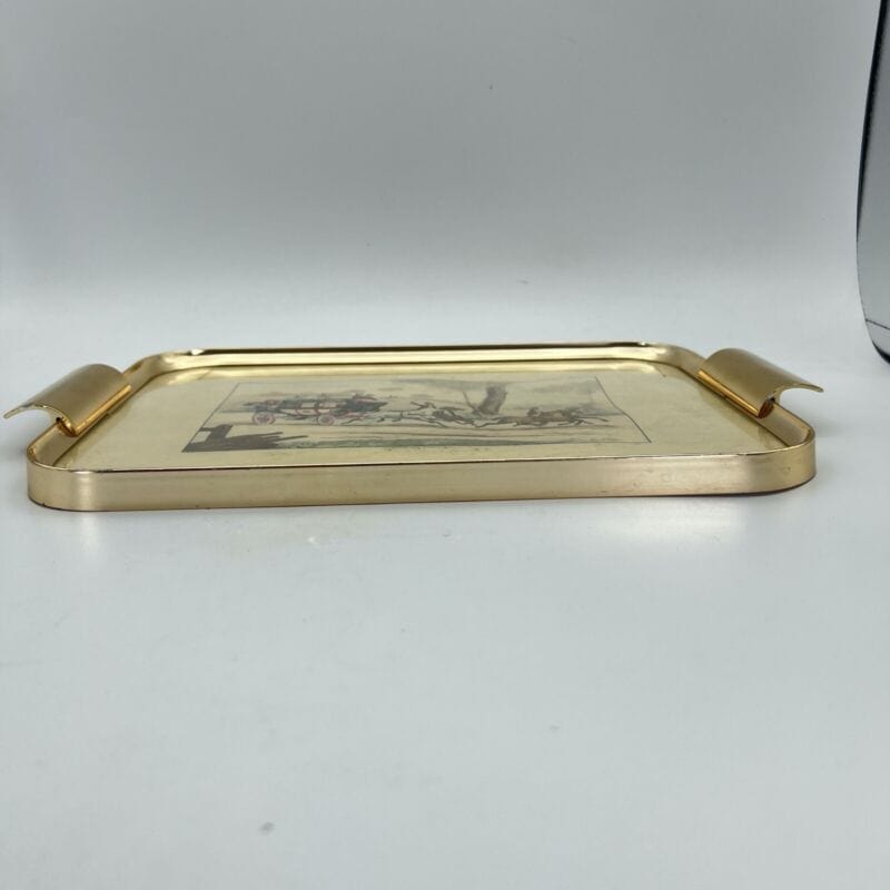 Vassoio metallo ottonato anni 70 con stampa antica carrozza guantiera vintage Categoria  Vassoi