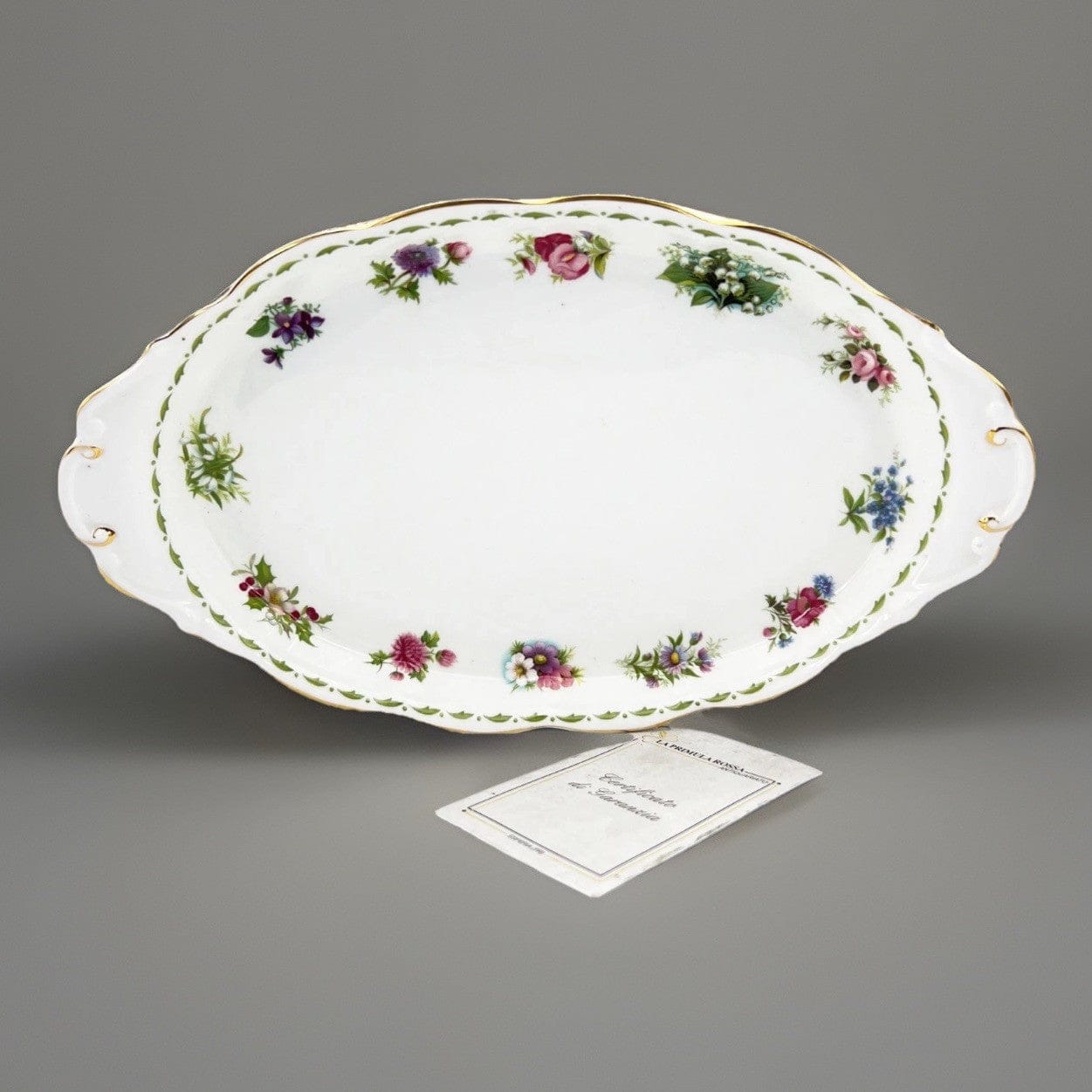 Vassoio ovale piatto in porcellana Royal Albert con mesi Flower Of The Month '84 Categoria  Piatti Vassoio