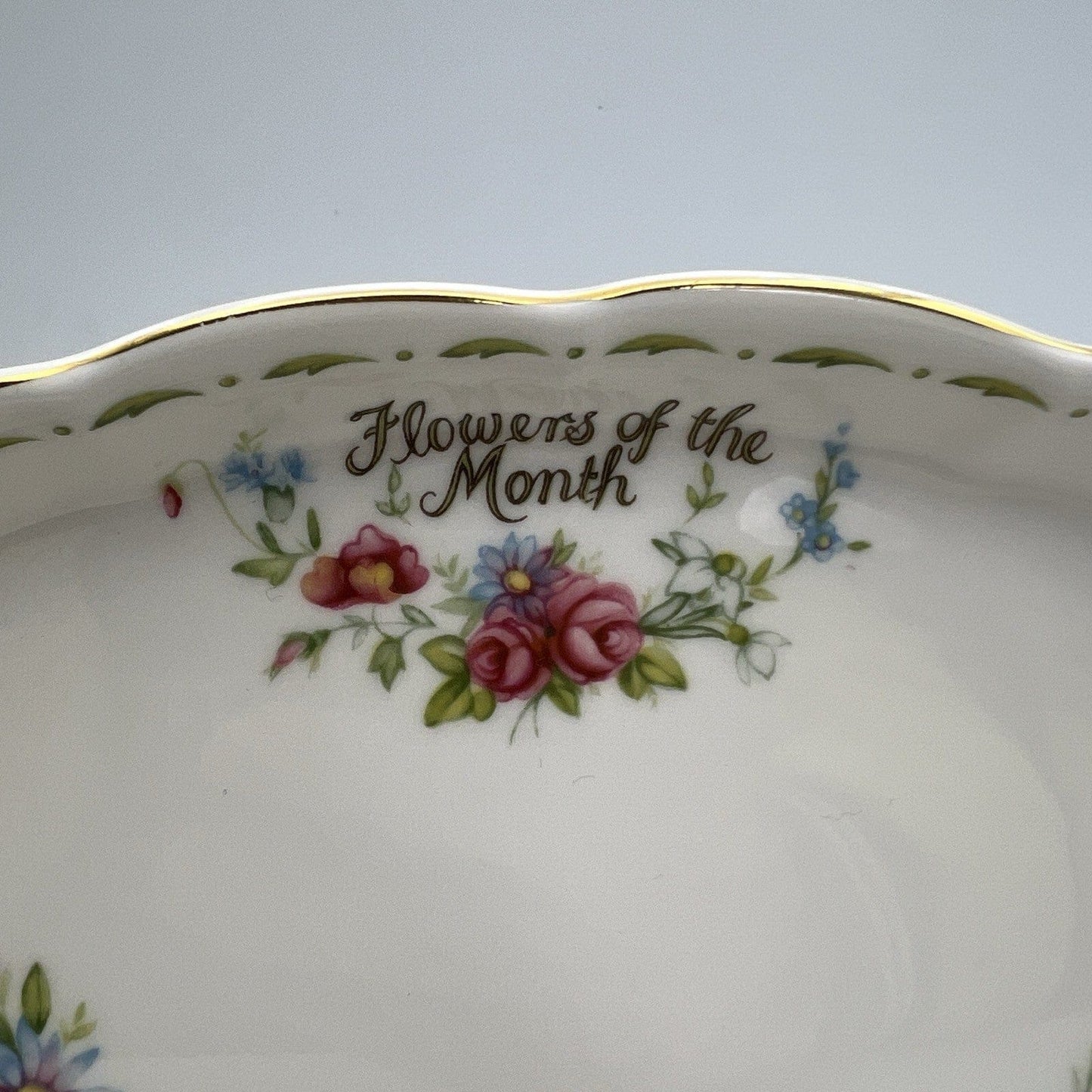 Vassoio ovale piatto in porcellana Royal Albert con mesi Flowers Of The Month 84 Categoria  Piatti Vassoio