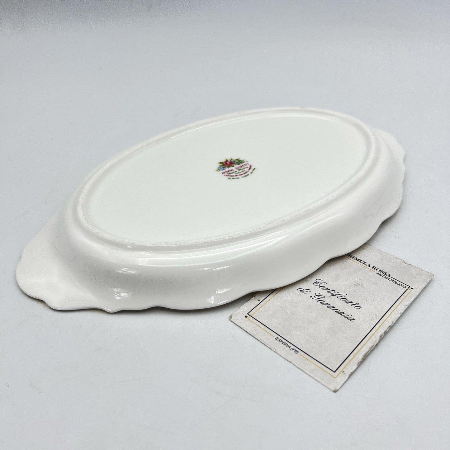 Vassoio ovale piatto in porcellana Royal Albert con mesi Flowers Of The Month 84 Categoria  Piatti Vassoio