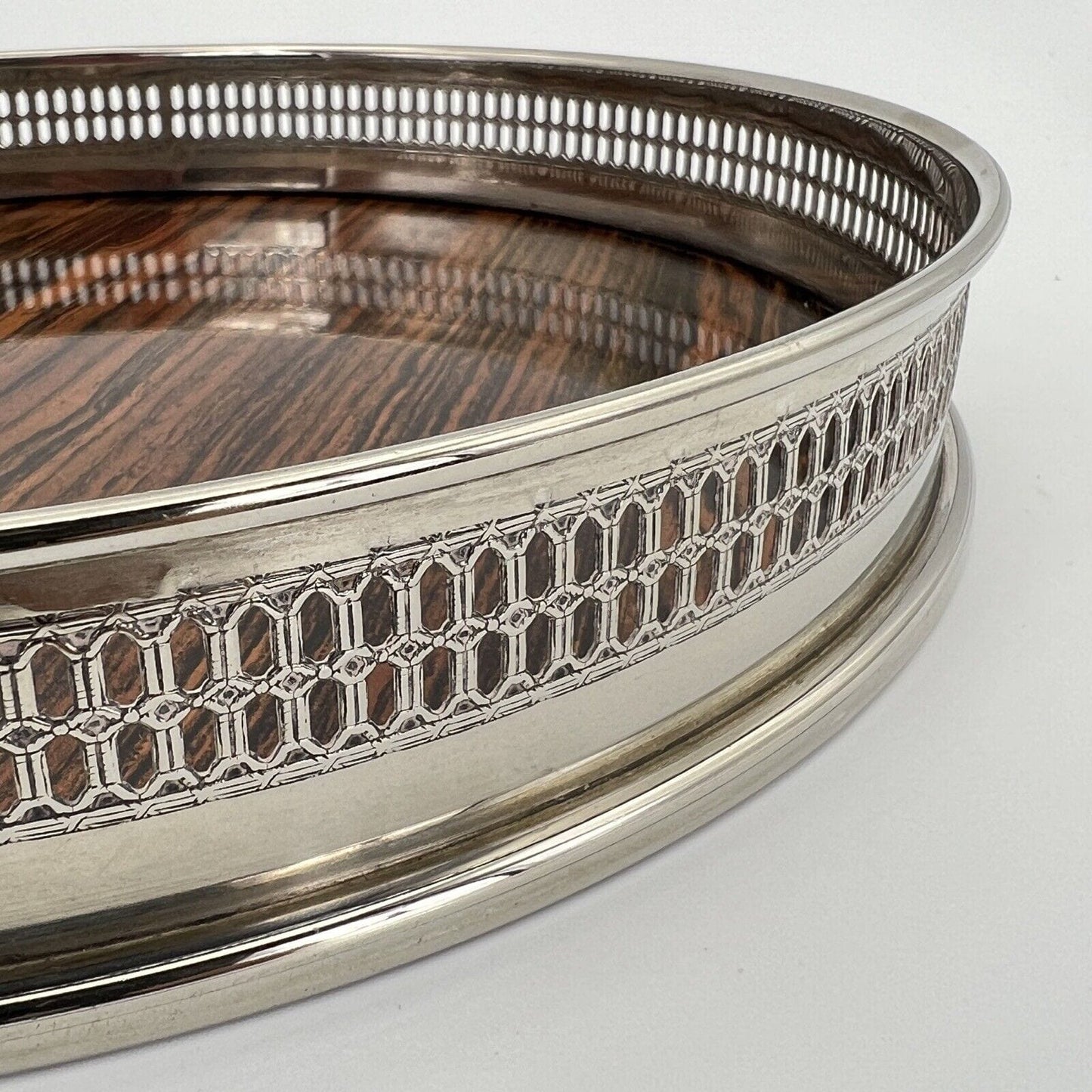 Vassoio rotondo in argento sheffield silver plated vintage stile antico anni 60 Categoria  Sheffield & Argento