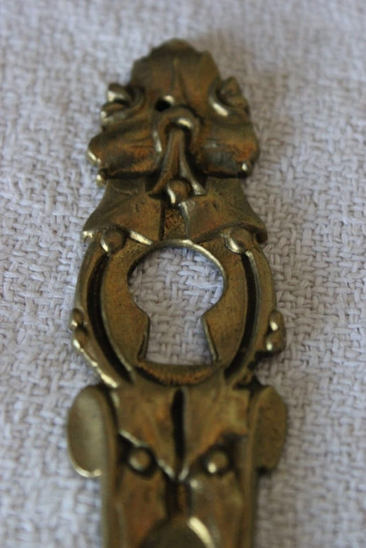 VECCHIO FREGIO IN BRONZO CON BOCCHETTA PER CHIAVE H cm 12 / PLACCA 'EPOCA Categoria  Accessori & Ferramenta d'epoca