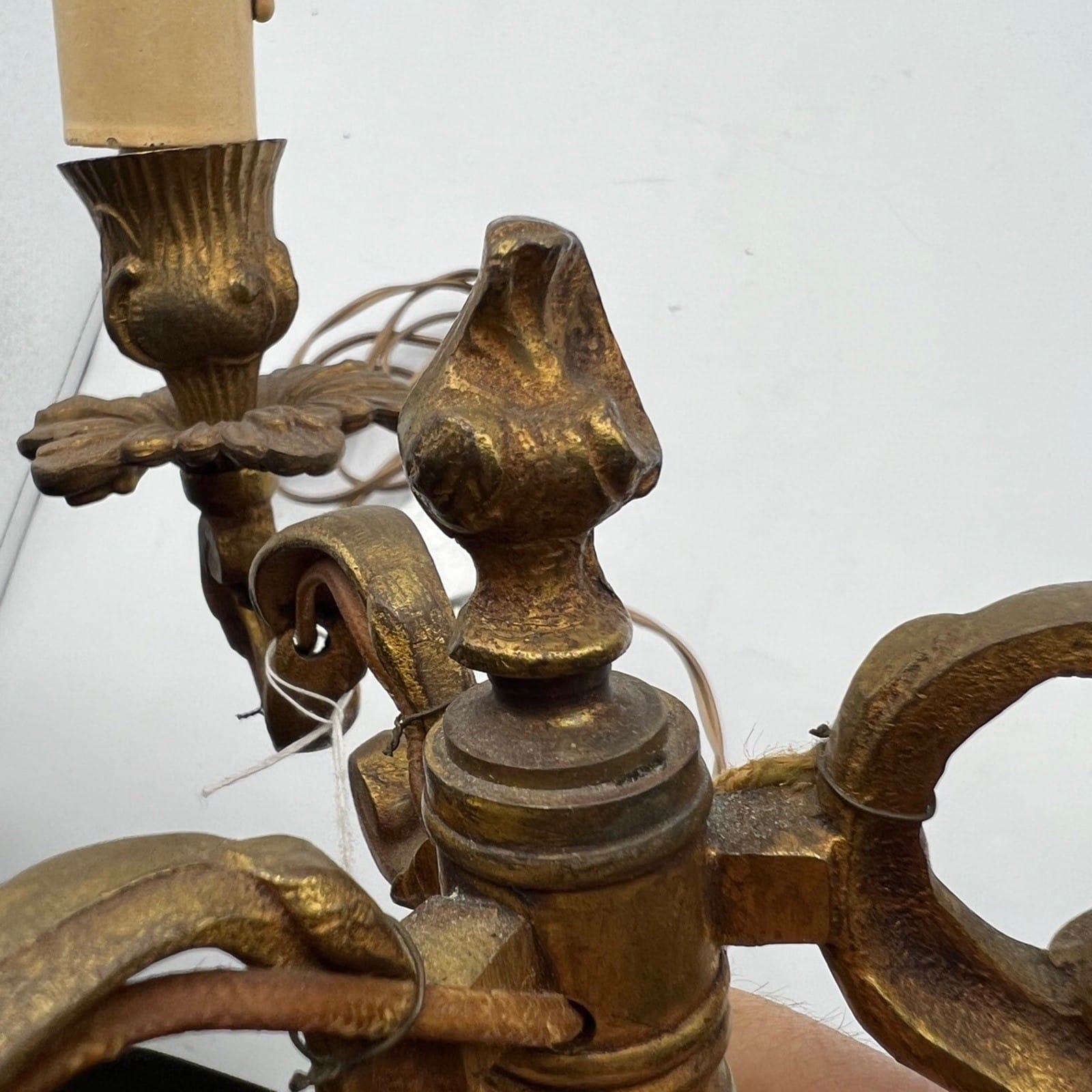 Vecchio Lume A Tre Fiamme In Ottone Lampada Da Tavolo D'epoca Candelabro Bronzo Categoria  Lampade Appliques