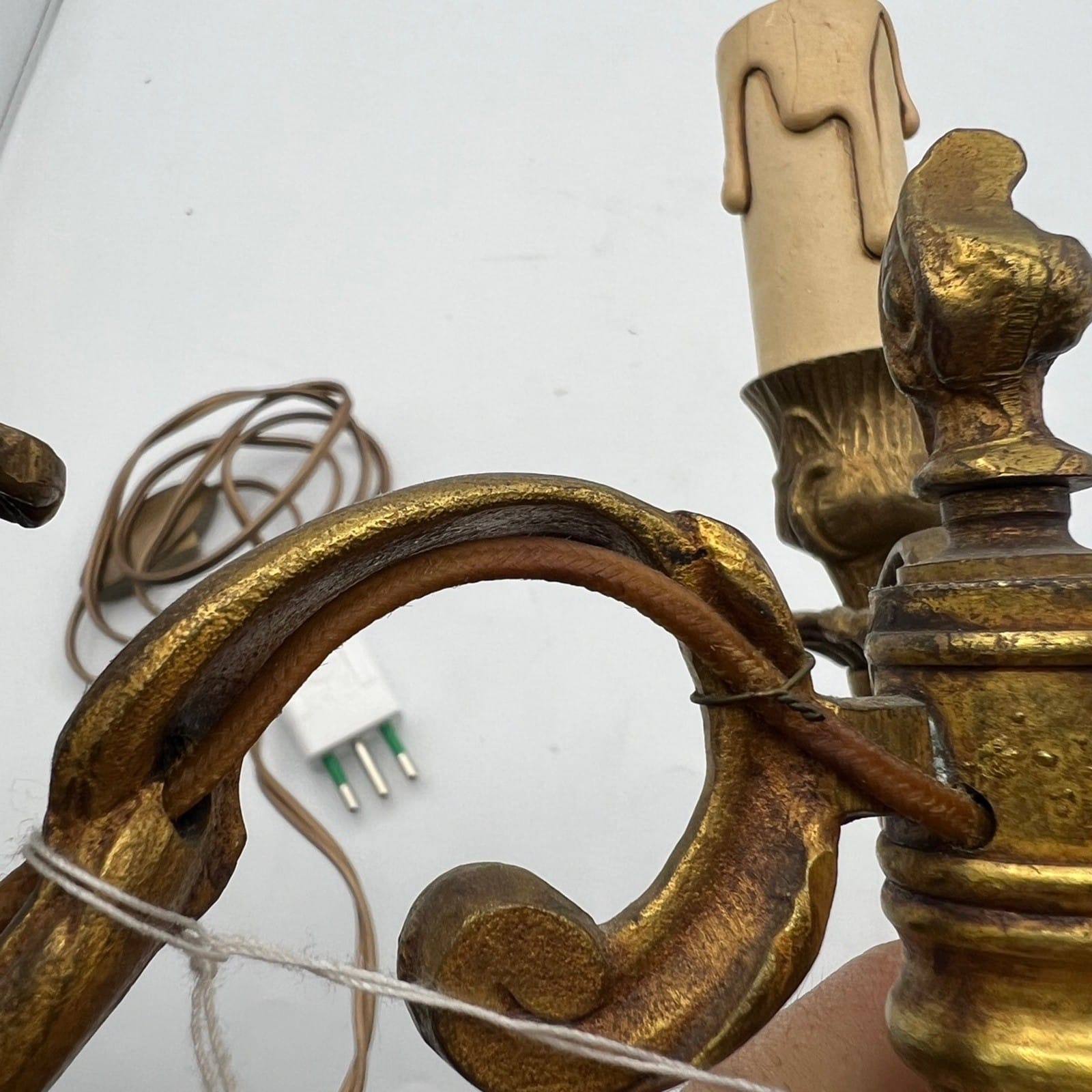 Vecchio Lume A Tre Fiamme In Ottone Lampada Da Tavolo D'epoca Candelabro Bronzo Categoria  Lampade Appliques