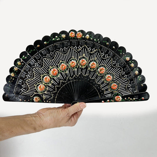 Ventaglio vintage spagnolo Nero per signora in legno traforato dipinto a fiori Categoria  Ventagli