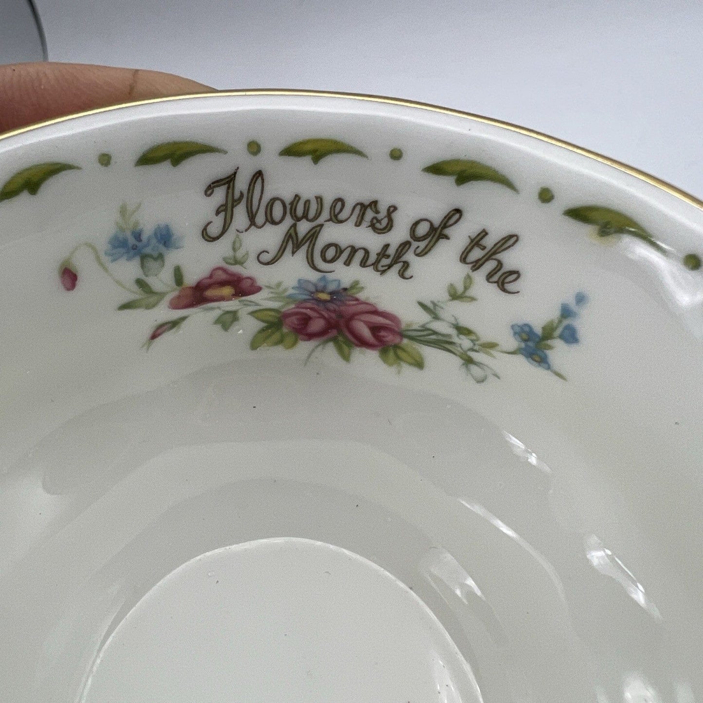 Zuccheriera in porcellana Royal Albert collezione mesi Flowers of the month Categoria  Servizio tazze - Tazze