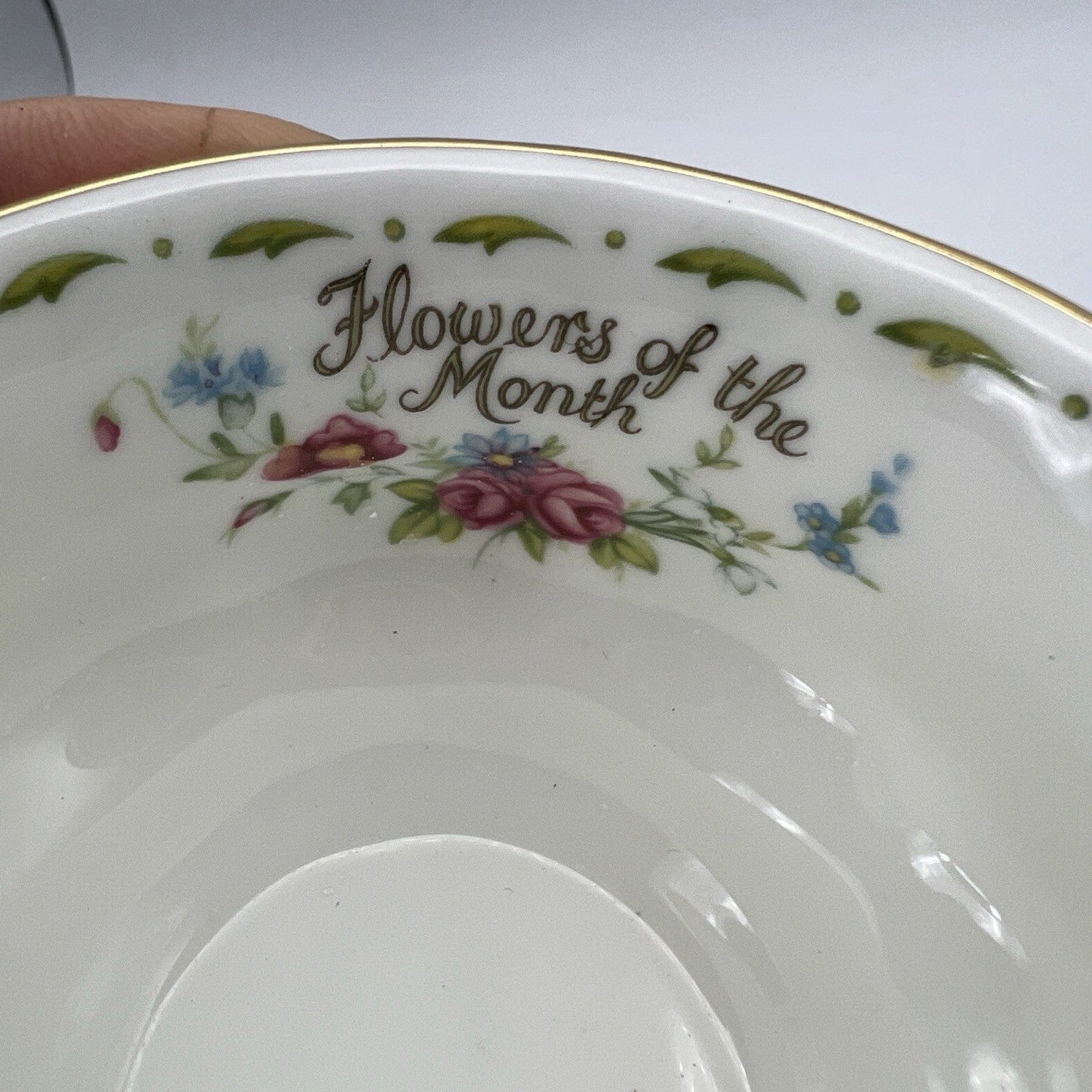 Zuccheriera in porcellana Royal Albert collezione mesi Flowers of the month Categoria  Servizio tazze - Tazze