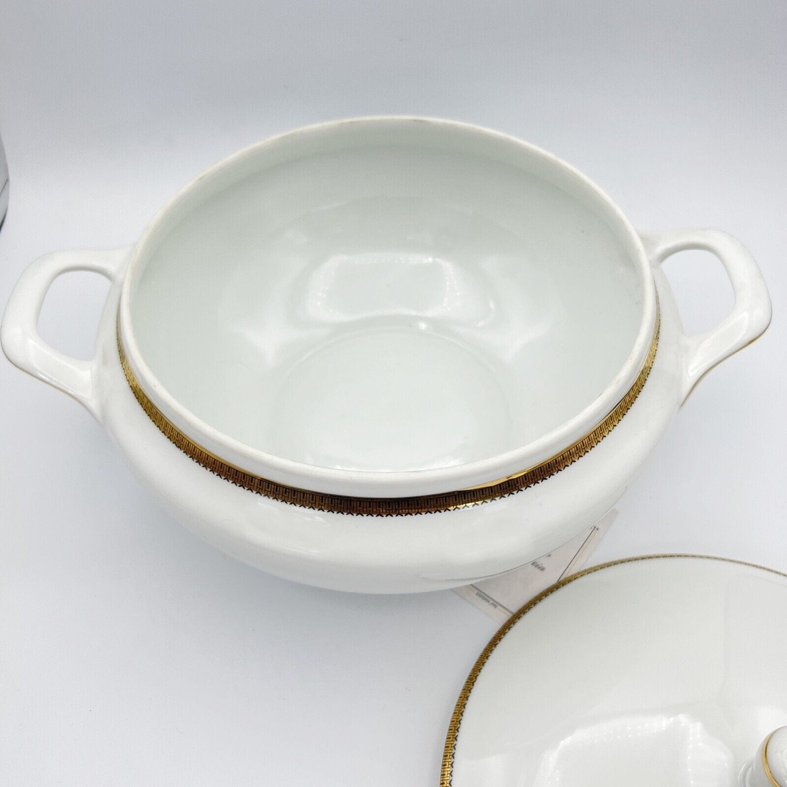 Zuppiera antica in ceramica Bianca Richard Ginori Legumiera Vintage profili oro Categoria  Zuppiere
