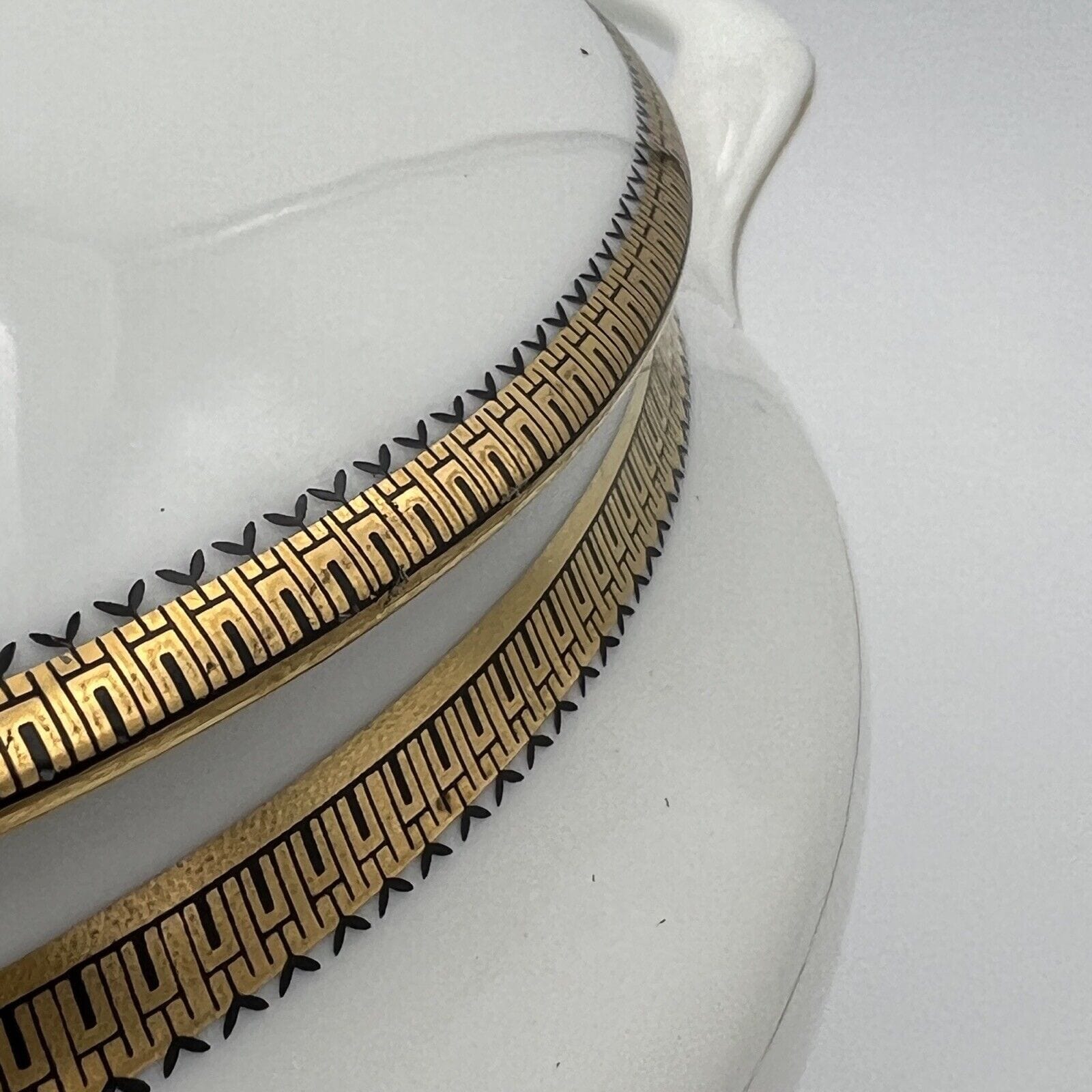 Zuppiera antica in ceramica Bianca Richard Ginori Legumiera Vintage profili oro Categoria  Zuppiere