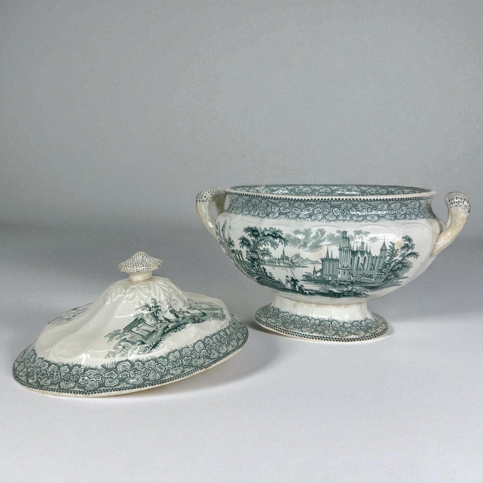 Zuppiera antica inglese in ceramica Legumiera epoca 800 Vittoriana bianca verde Categoria  Zuppiere