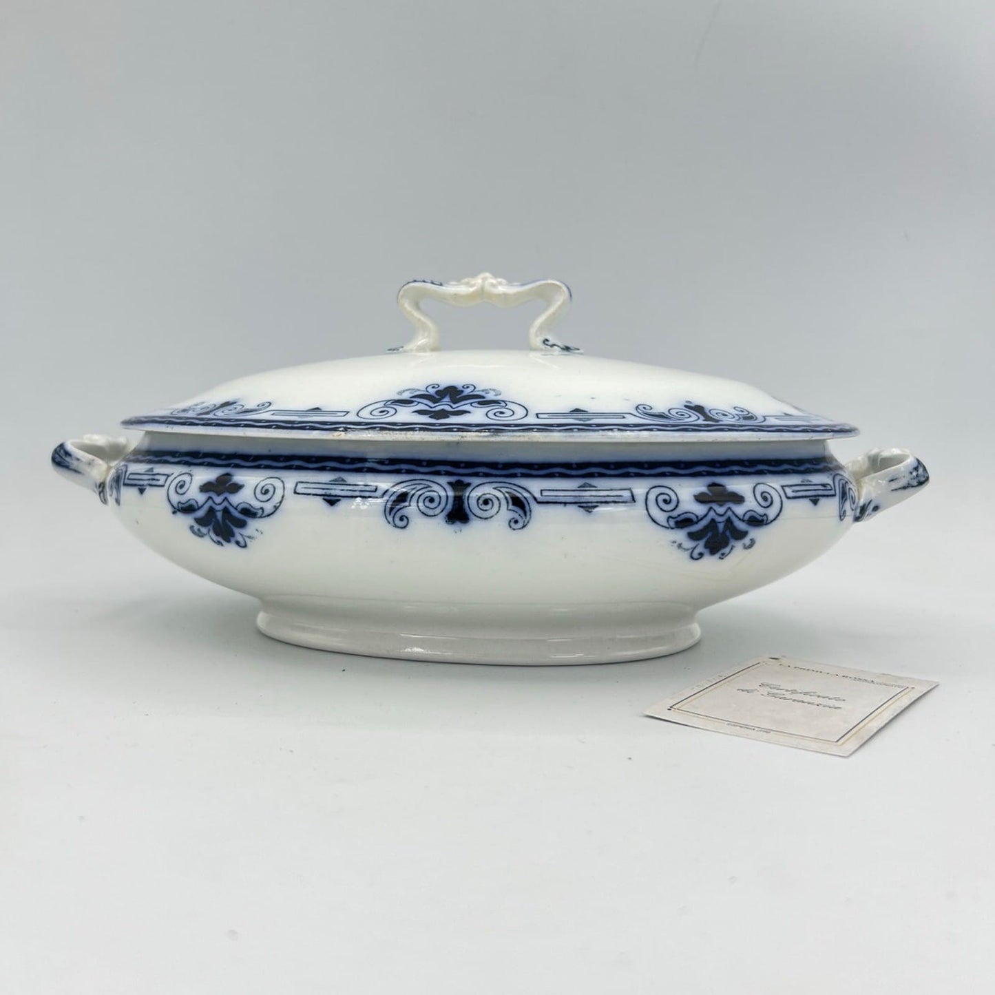 Zuppiera antica inglese in ceramica Legumiera epoca 900 bianca Blu Centrotavola Categoria  Zuppiere