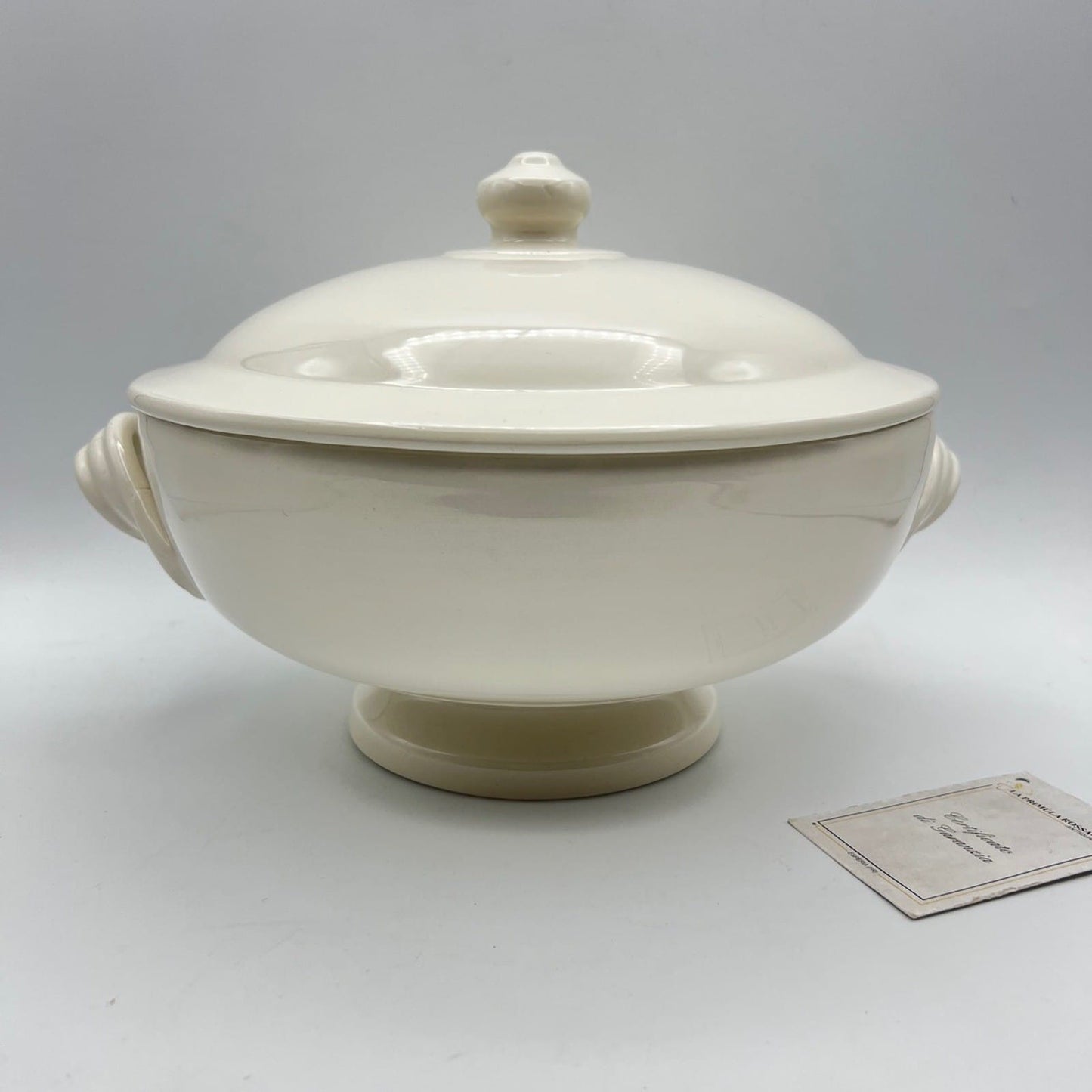 Zuppiera stile antico in ceramica Legumiera Deruta Santucci Fiore Giallo Senecio Categoria  Zuppiere