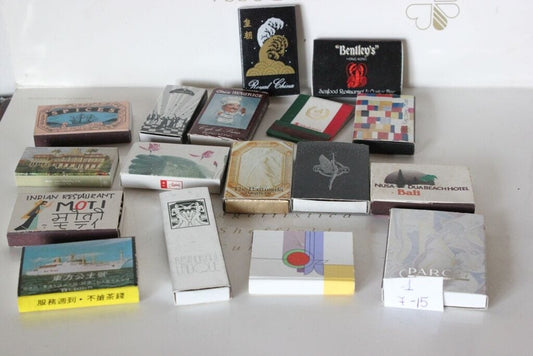 17 SCATOLE DI FIAMMIFERI  ANNI '70  ALBERGHI -  VINTAGE MATCHES BOXES SOUVENIR Oggetti per fumatori