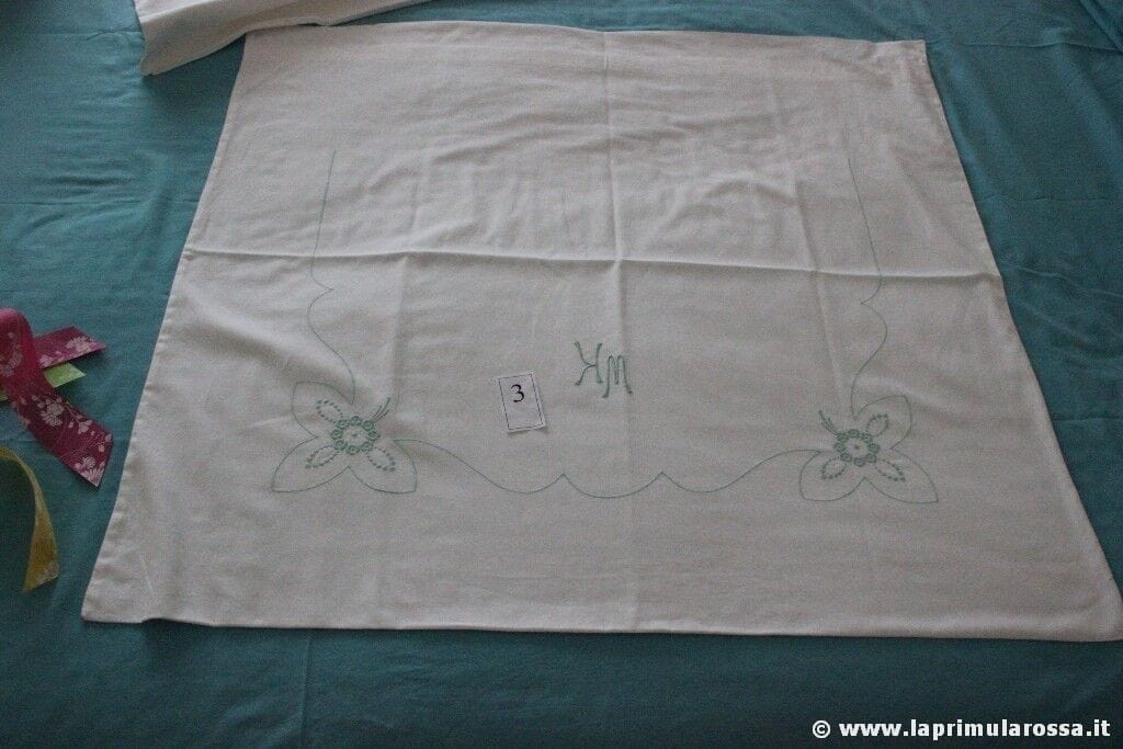 3 -  COPPIA DI MAXI FEDERE VINTAGE CON RICAMO VERDE cm 74X77 - COPRIGUANCIALE Corredo Pizzi e Tessuti