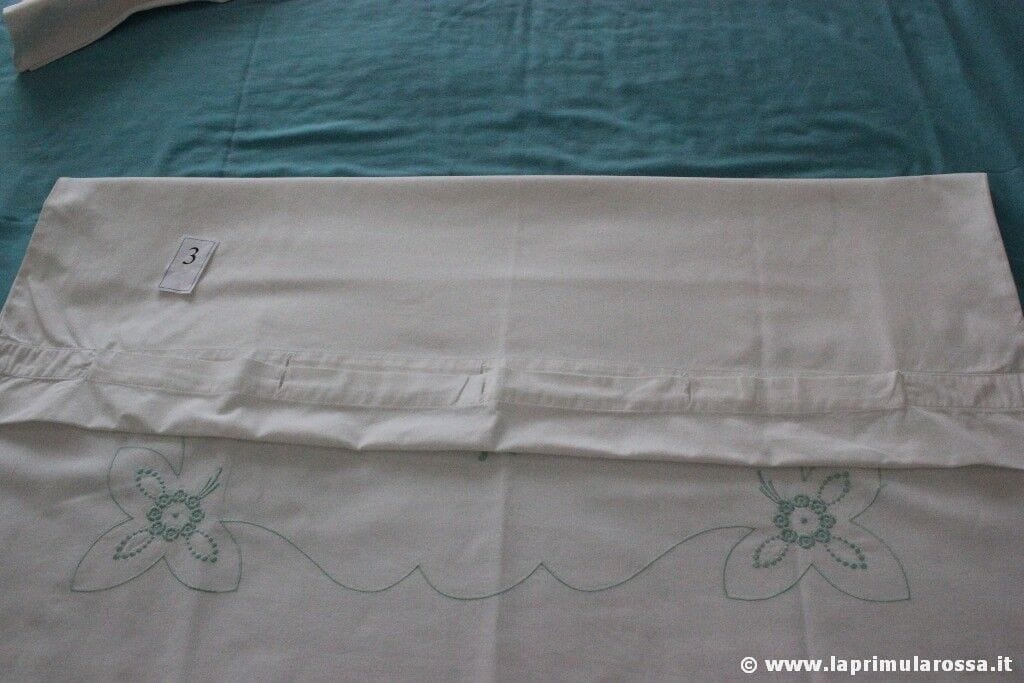 3 -  COPPIA DI MAXI FEDERE VINTAGE CON RICAMO VERDE cm 74X77 - COPRIGUANCIALE Corredo Pizzi e Tessuti