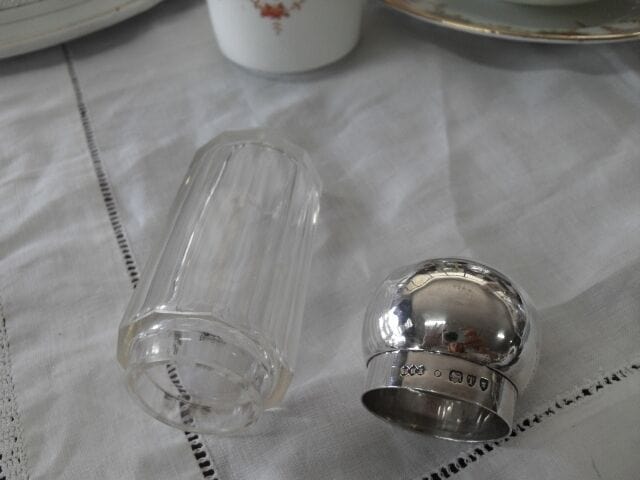 ANTICA BOCCETTA DA TOILETTE IN VETRO E ARGENTO EP.800 GLASS + SILVER LID BOTTLE Sheffield & Argento