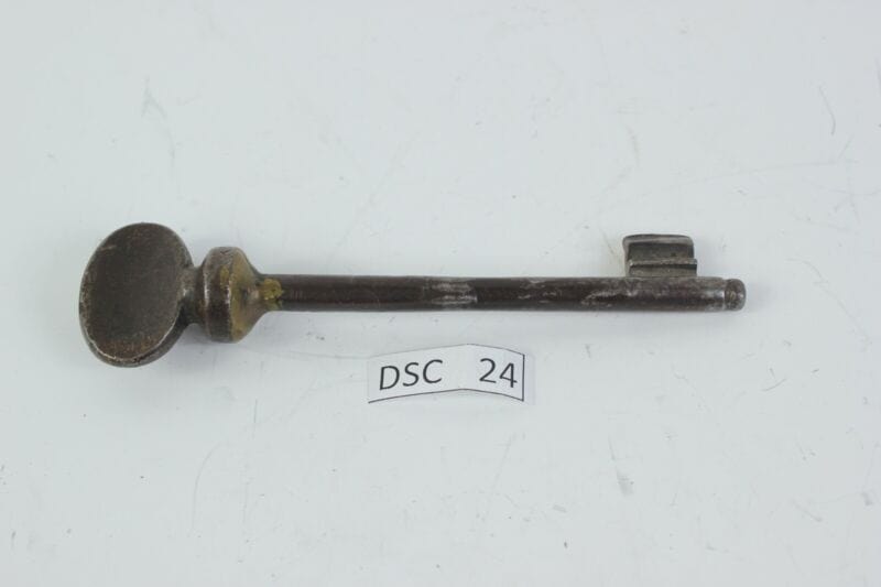 Antica chiave in ferro battuto grande per mobile serratura vecchia ferramenta Restauro