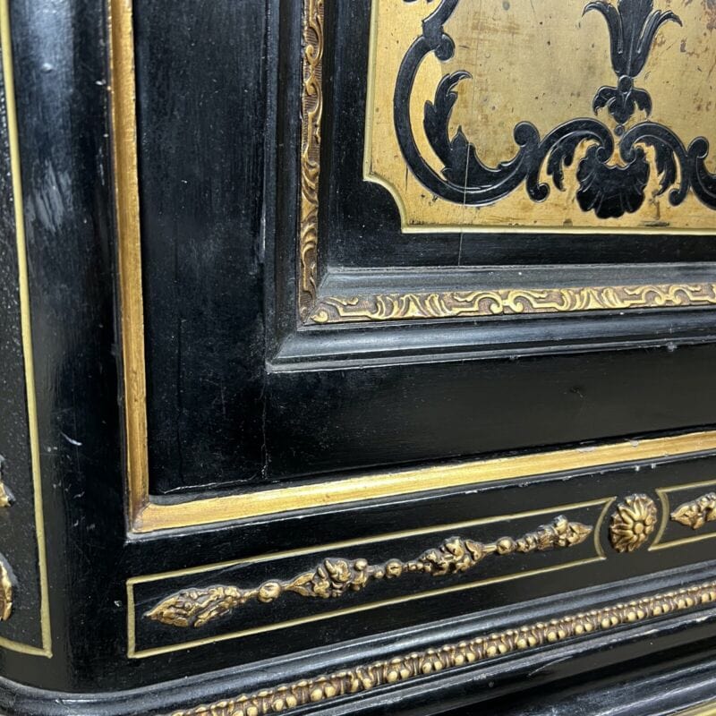 Antica credenza Napoleone III in stile Boulle legno ebanizzato nero e Dipinti Arredamento