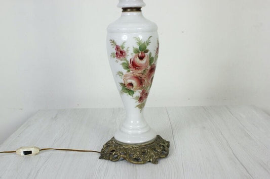 Antica lampada da tavolo in vetro opaline con fiori dipinti paralume verde 900 Lampade Appliques