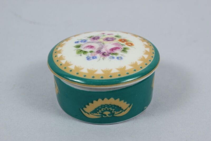 Antica Scatolina vintage in porcellana dipinta a mano limonges portagioie verde Ceramiche e Porcellane