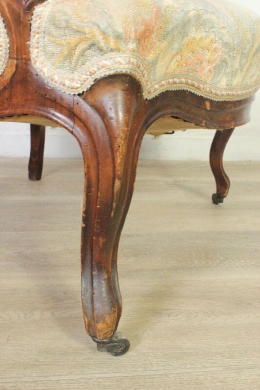 Antica sedia imbottita con braccioli poltrona poltroncina in legno francese . Arredamento