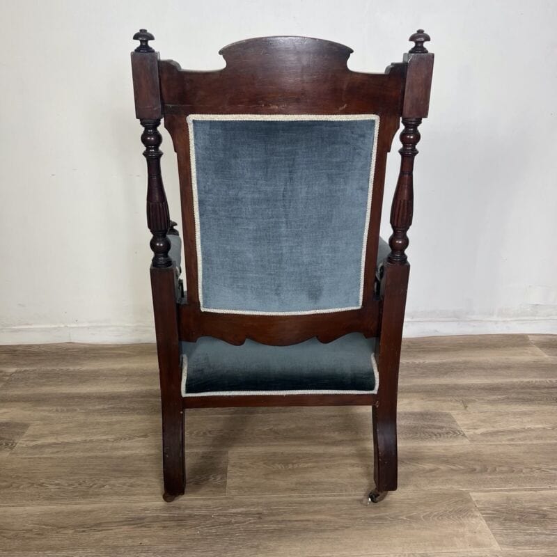 Antica sedia imbottita con braccioli poltrona poltroncina in legno noce ' 800 Arredamento