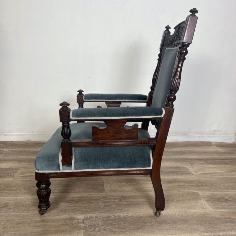 Antica sedia imbottita con braccioli poltrona poltroncina in legno noce ' 800 Arredamento