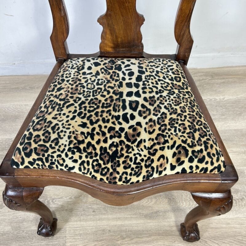 Antica Sedia in stile Chippendale in legno intagliato con tessuto Animalier Arredamento