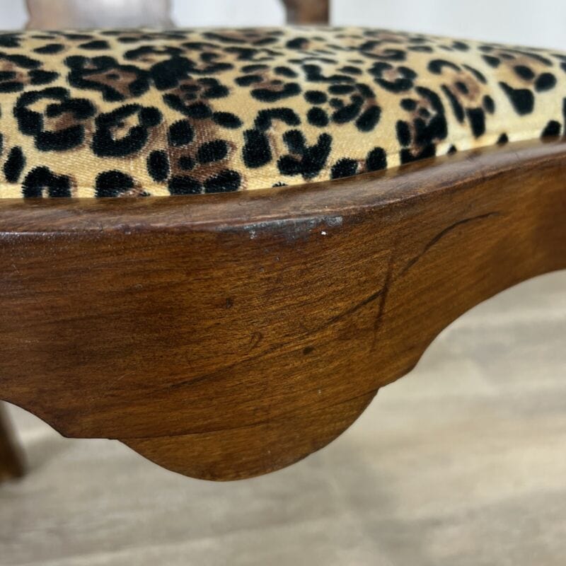 Antica Sedia in stile Chippendale in legno intagliato con tessuto Animalier Arredamento