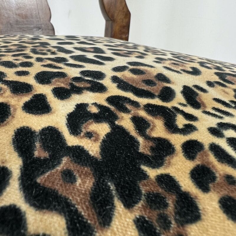 Antica Sedia in stile Chippendale in legno intagliato con tessuto Animalier Arredamento