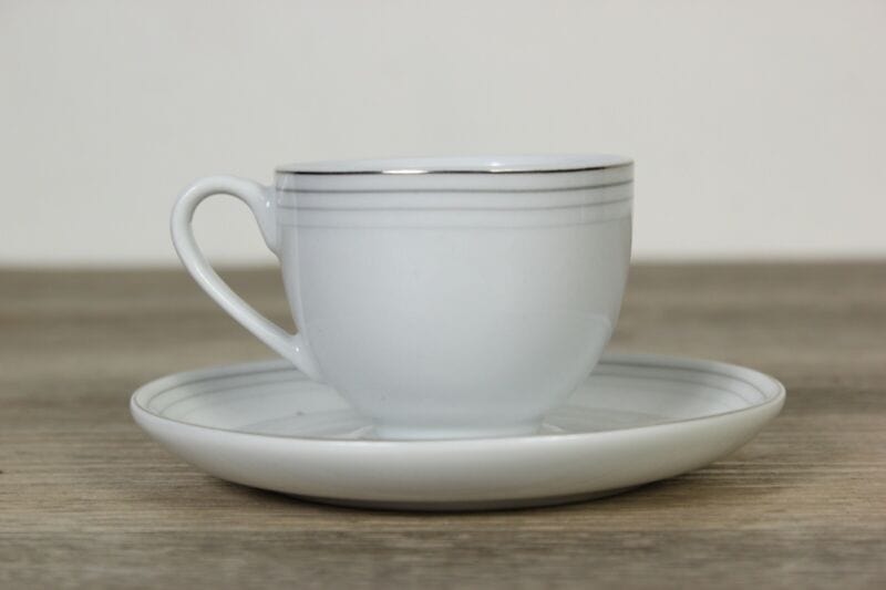 Antica Tazza da caffe in porcellana Ginori di Laveno tazzina bianca con piattino Ceramiche e Porcellane