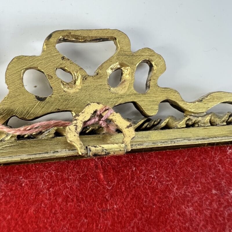Antichi quadretti in miniatura Dipinti vintage cornice ottone bronzo con fiocco Quadri