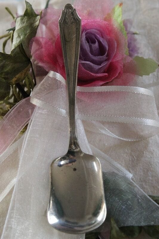ANTICO CUCCHIAINO INGLESE PER ZUCCHERO  CUCCHIAIO IN SHEFFIELD IN SILVER PLATE Sheffield & Argento