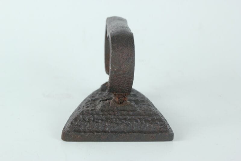 Antico ferro da stiro in ghisa decorato vecchio fermacarte fermaporta d'epoca Attrezzi e Strumenti