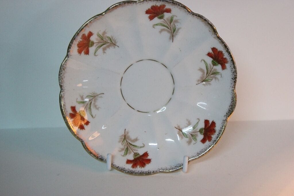 ANTICO PIATTINO INGLESE IN PORCELLANA / VINTAGE MELBA BONE CHINA SAUCER Ceramiche e Porcellane