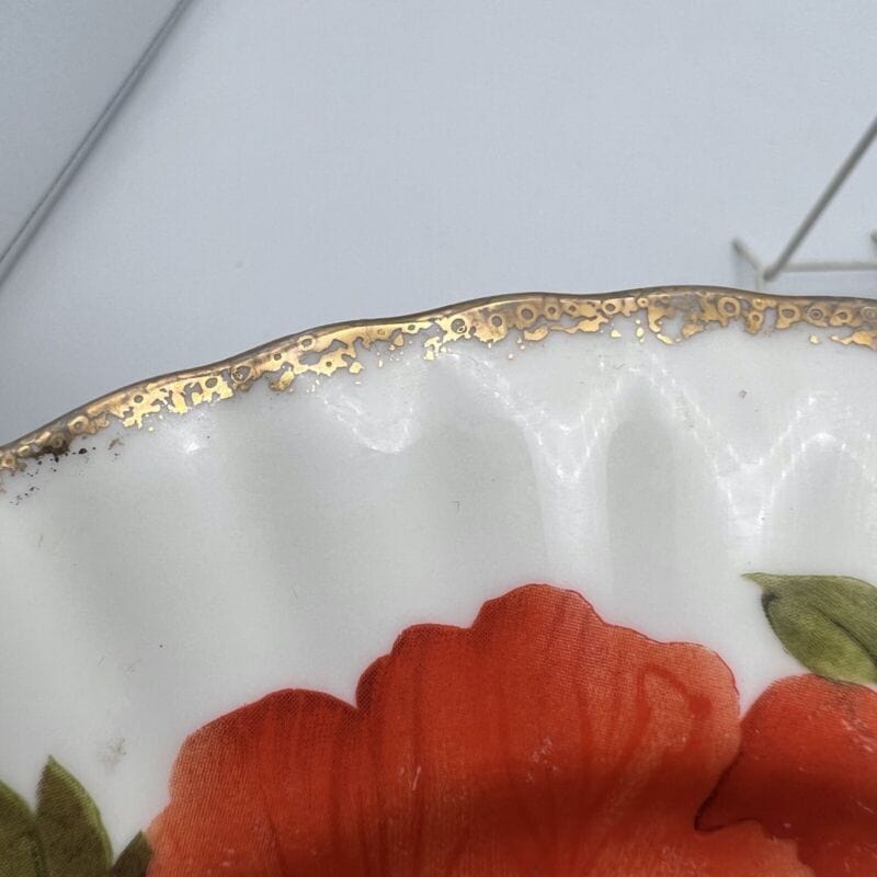 Antico piatto inglese decorativo in porcellana dipinto a mano fiori papaveri Ceramiche e Porcellane