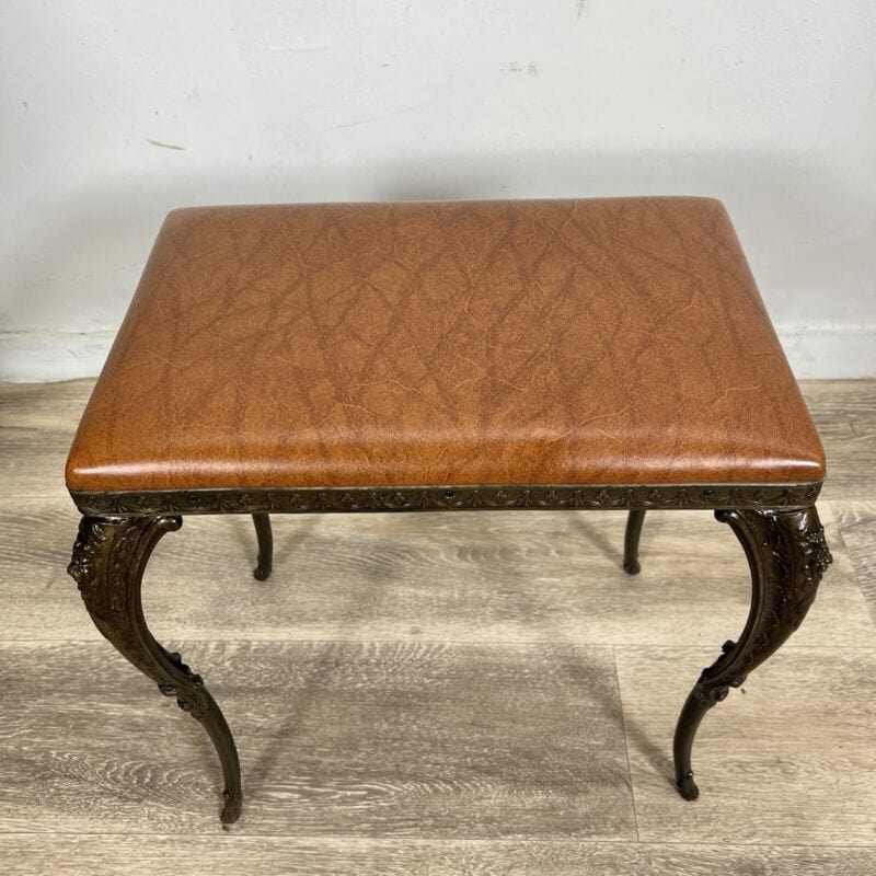 Antico Sgabello vintage poggiapiedi in ottone stile barocco seduta pelle marrone Arredamento