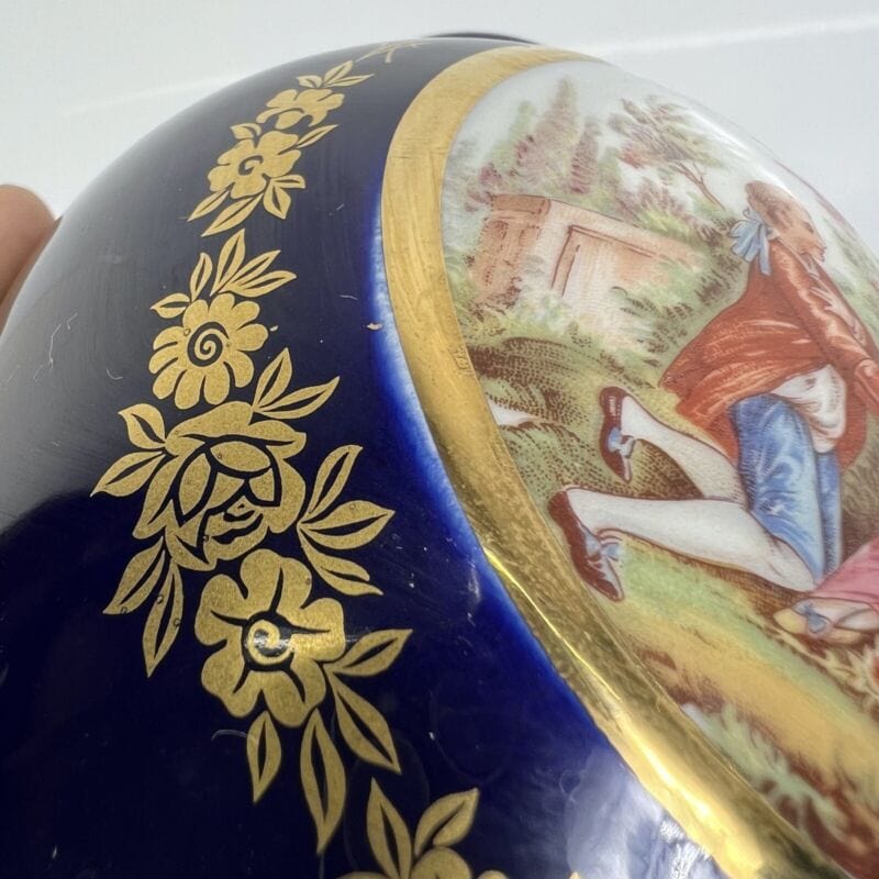 Antico Vaso Vasetto in porcellana a fiori blu e oro dipinto a mano Stile Sevres Ceramiche e Porcellane